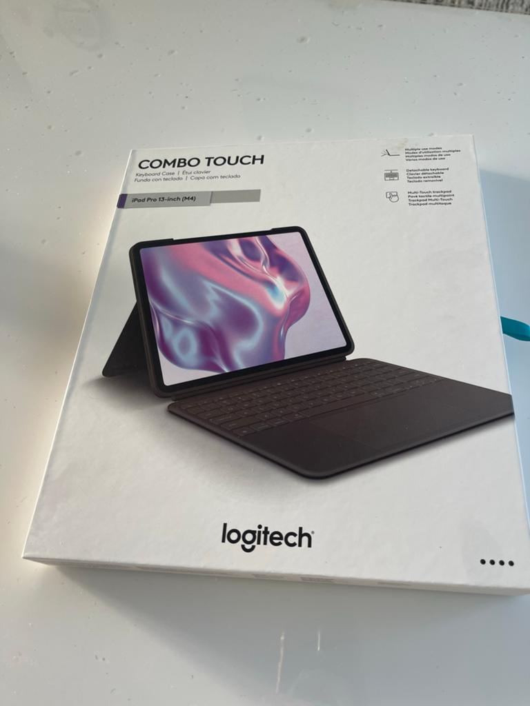 Logitech Combo Touch voor iPad Pro 13”(M4 & M5), Computers en Software, Toetsenborden, Ophalen of Verzenden, Zo goed als nieuw
