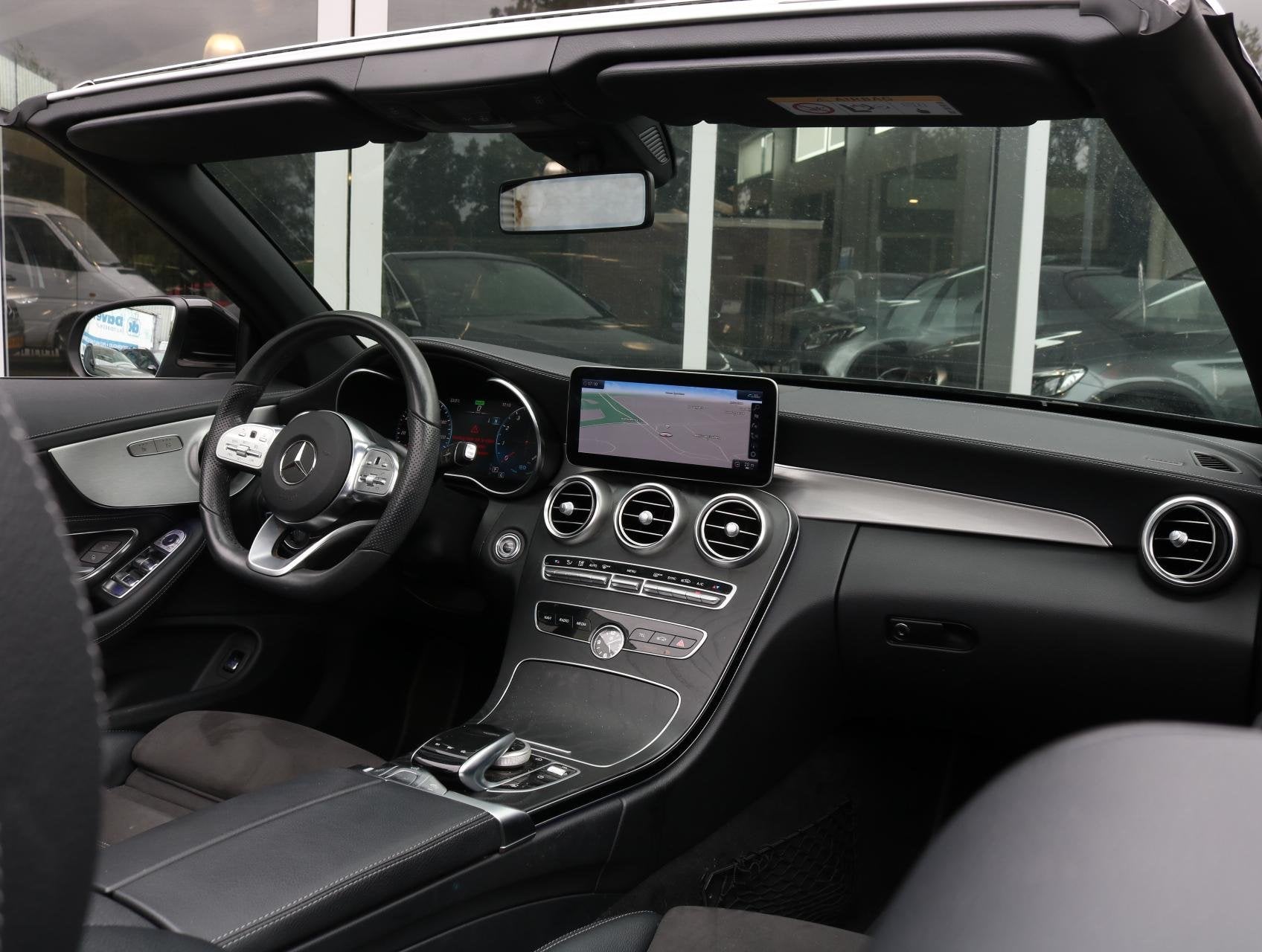 Mercedes-Benz C 200 Cabrio AMG Line Airscarf | Sfeerverlicht, Automaat, 12 maanden, Euro 6, 4 cilinders