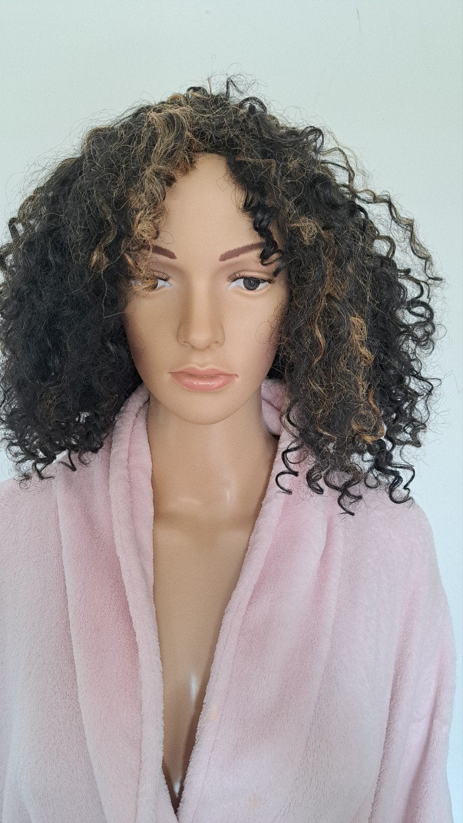Korte Krullende Pruik met Highlights, Sieraden, Tassen en Uiterlijk, Uiterlijk | Haarverzorging, Nieuw, Pruik of Haarverlenging