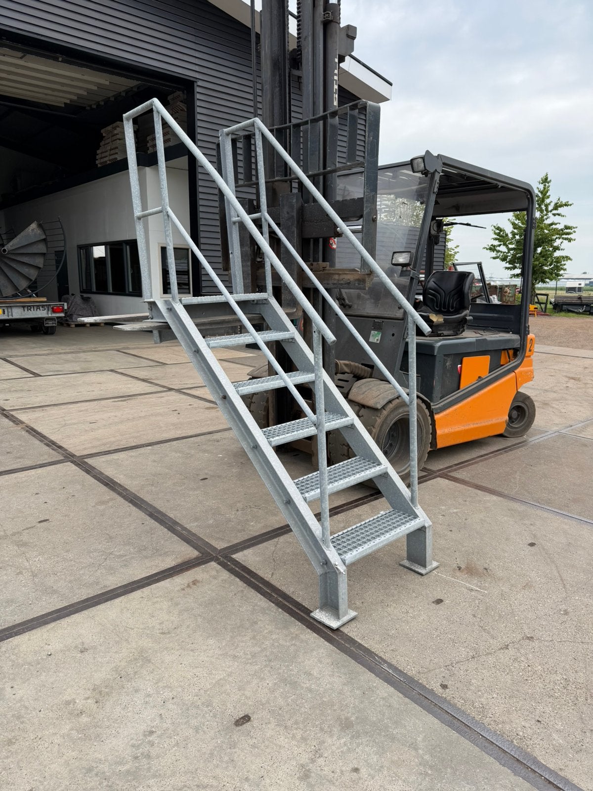 Gegalvaniseerde steektrap bordestrap wenteltrap trap trappen, Ophalen of Verzenden, Zo goed als nieuw, 2 tot 4 meter