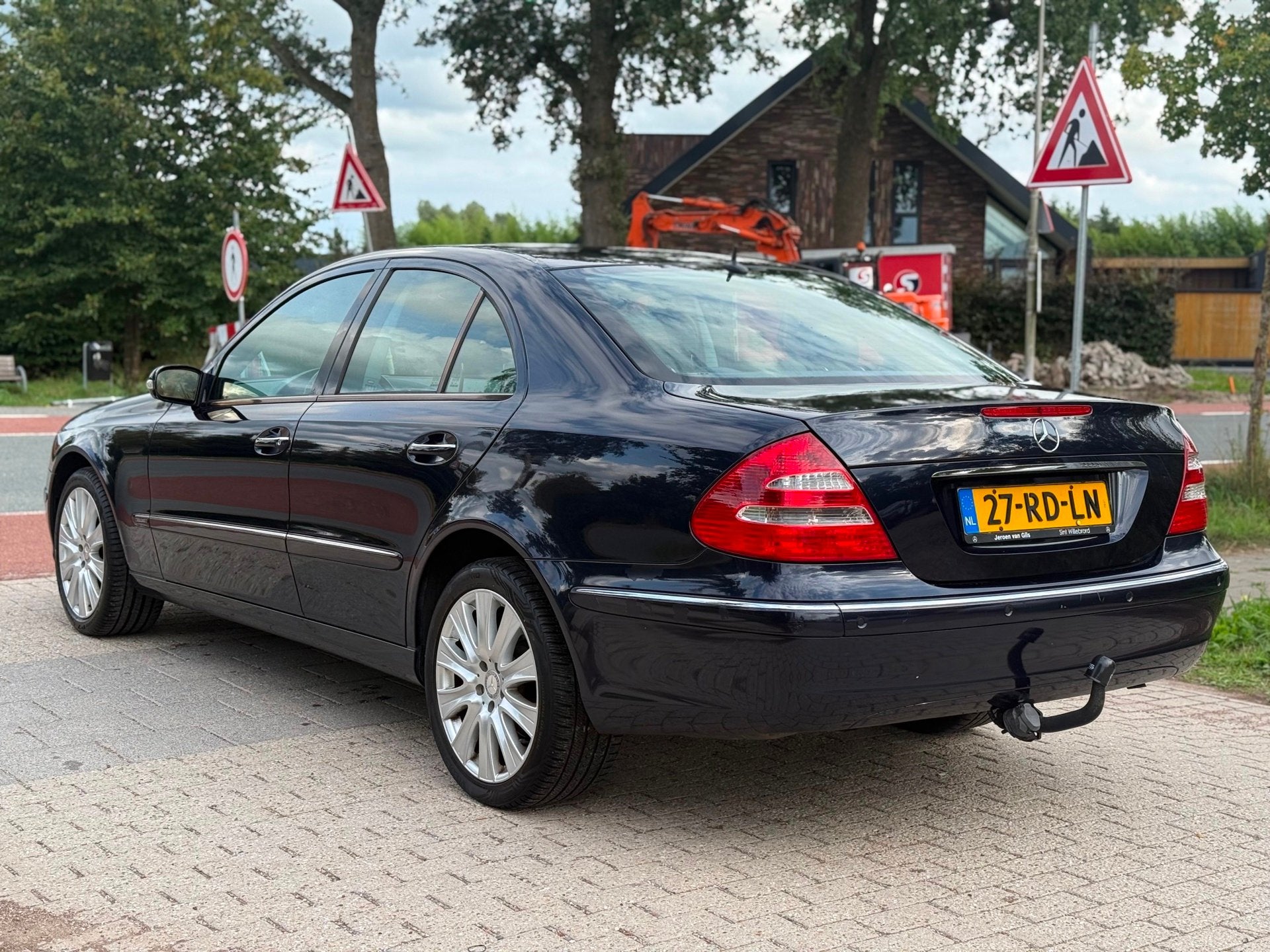 Mercedes-Benz E-klasse 240 Elegance AIRCO CRUISE LEDER PDC, Auto's, Automaat, Gebruikt, 2597 cc, Bedrijf