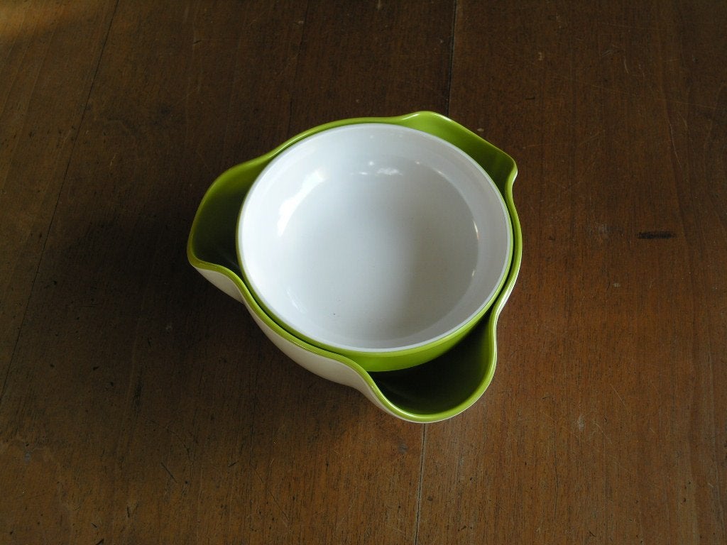 Snackschaal Double Dish., Huis en Inrichting, Keuken | Servies, Nieuw, Schaal of Schalen, Modern, Kunststof, Ophalen of Verzenden