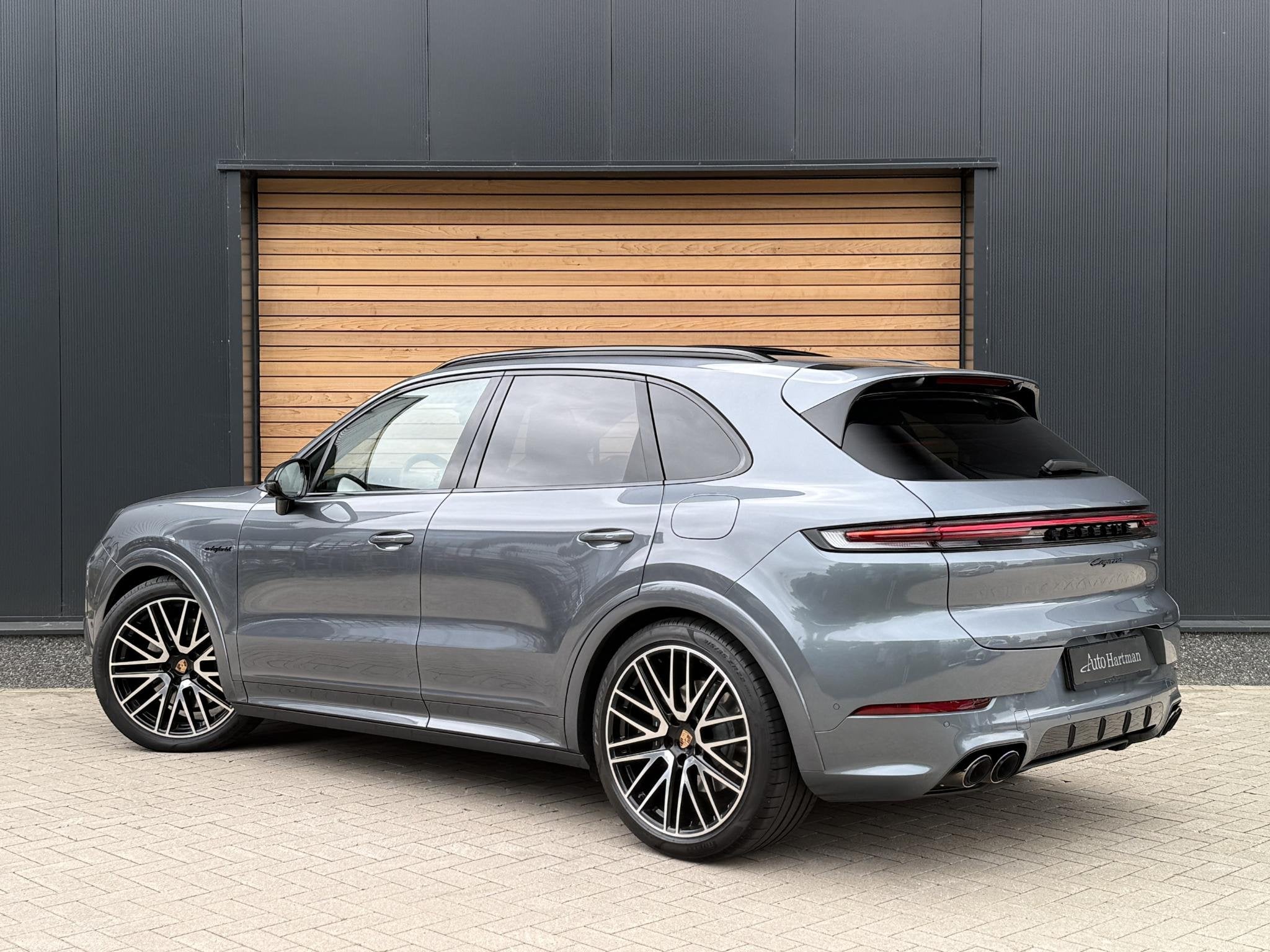 Porsche Cayenne 3.0 E-Hybrid Black Edition SportDesign PANO|, Auto's, Porsche, Automaat, Cayenne, Gebruikt, 2995 cc