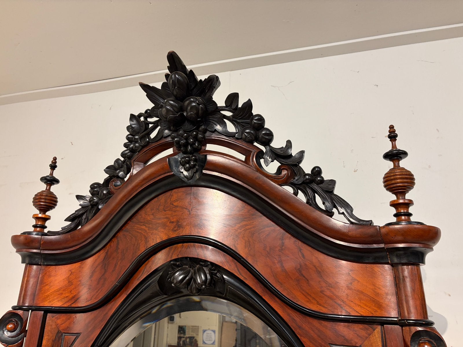 Zeldzame Willem III Mahonie Bonheur met Gebogen Deuren, Ophalen