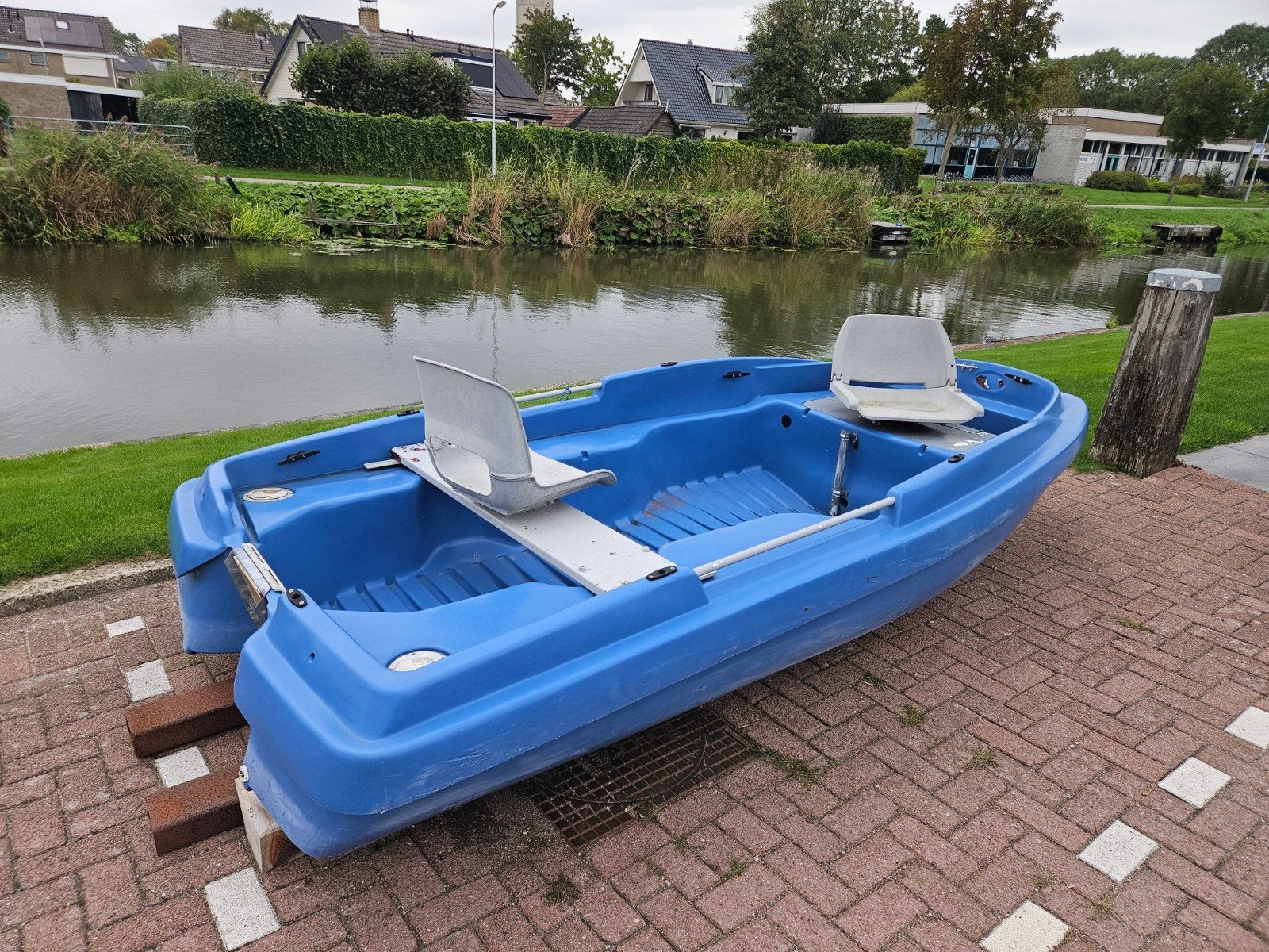 Foto 5 van Toerboot Visboot Jeanneau Cap 360 en een Suzuki 4 pk 4-takt