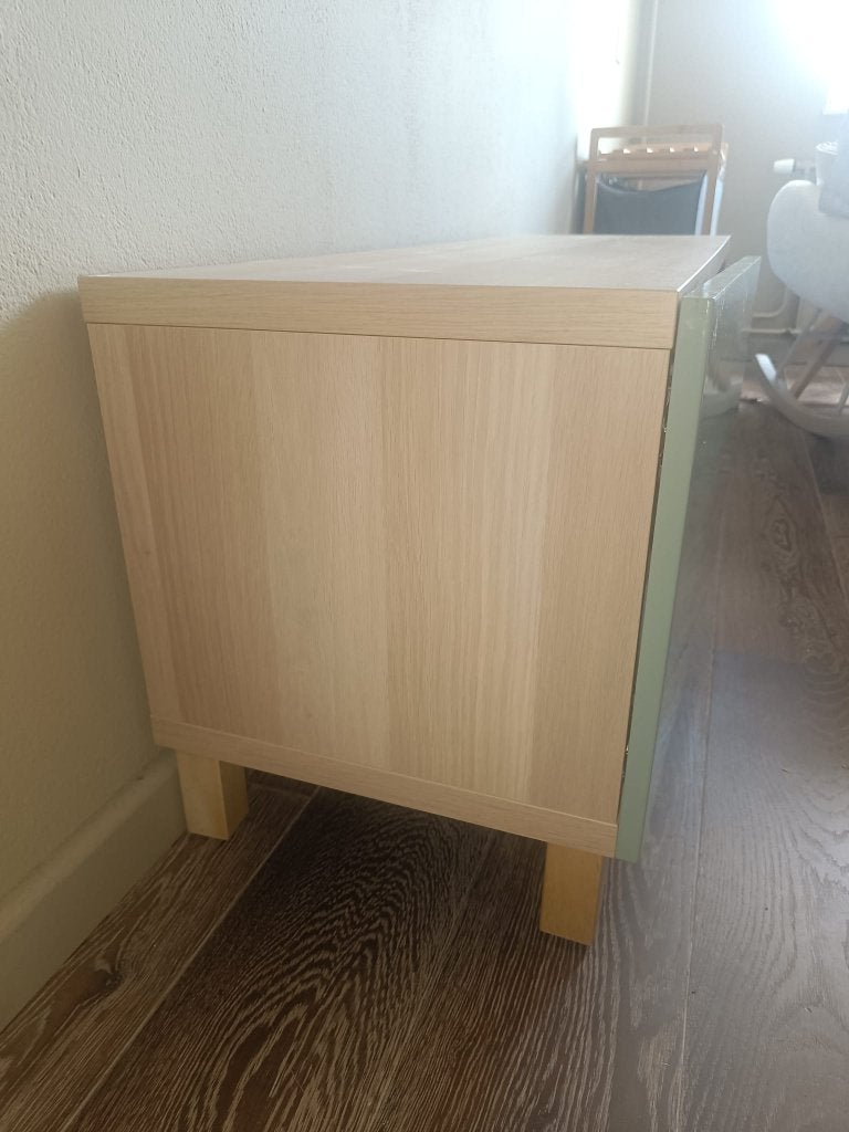 IKEA Besta TV kast met Stubbarp poten, lighthout kleur, Huis en Inrichting, Ophalen, Overige materialen, Gebruikt, 100 tot 150 cm
