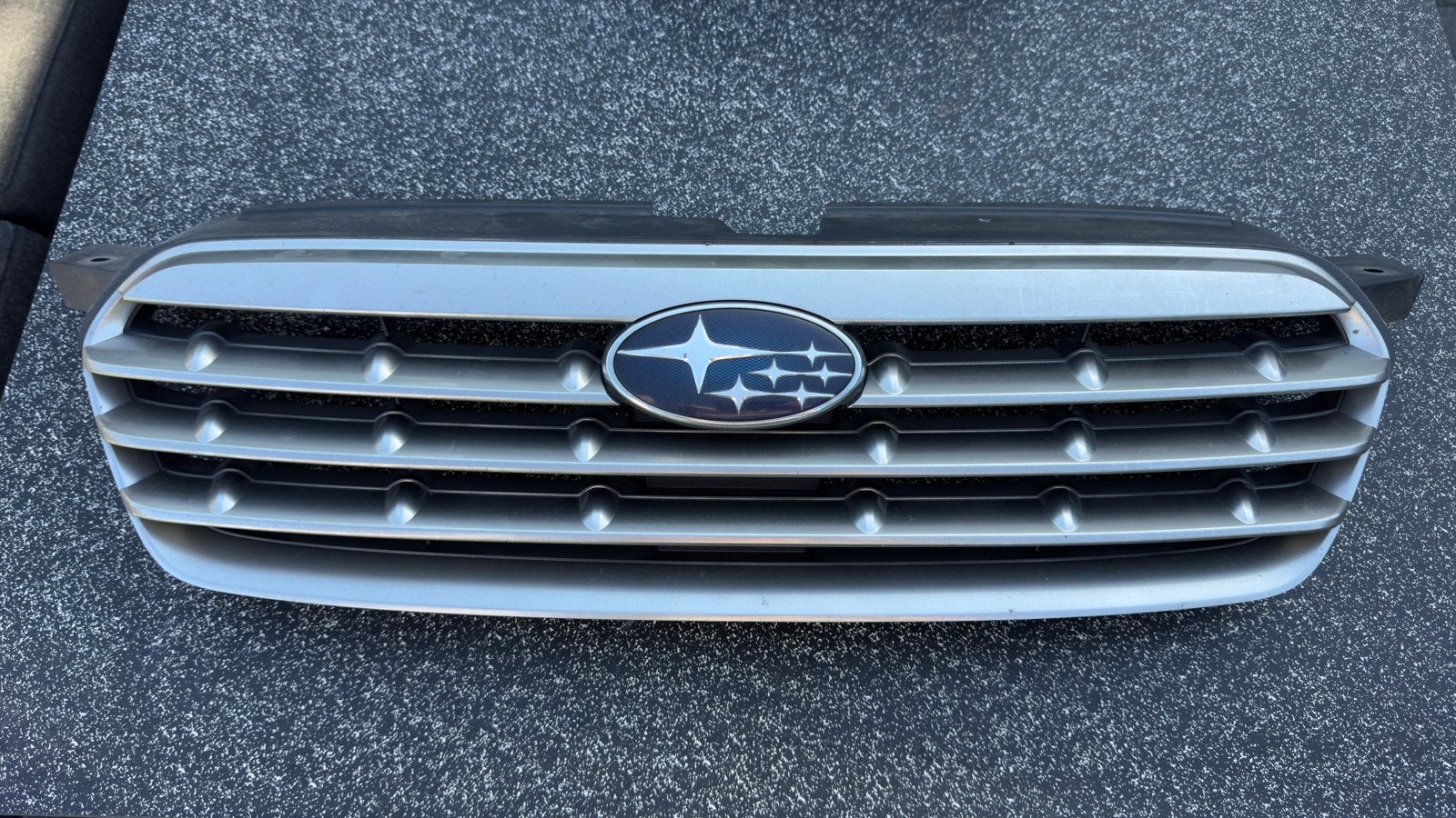 Subaru Grille - Origineel - Zo goed als nieuw, Gebruikt, Voor, Bumper, Ophalen