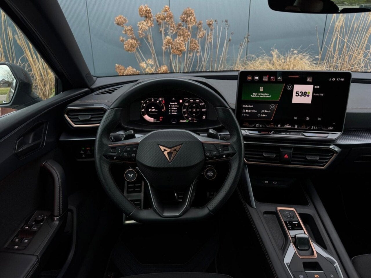 CUPRA Leon Sportstourer 1.5 TSI | Nieuw model | VZ stuur |, Auto's, Cupra, Dealer onderhouden, Zwart, 4 cilinders, Leon