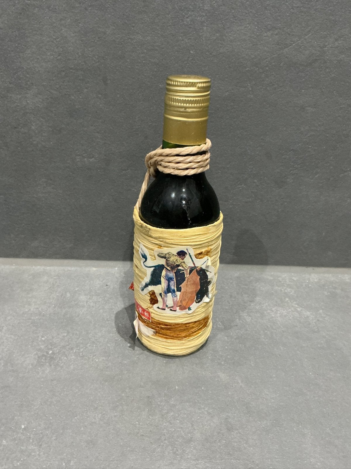 Spaans souvenir flesje – decoratief, matador/stierenvechter, Ophalen of Verzenden, Zo goed als nieuw