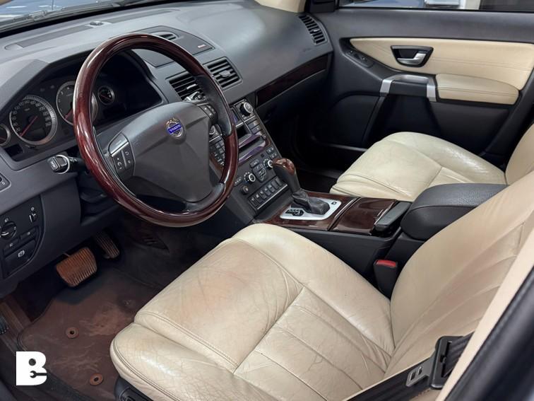 Volvo XC90 4.4 V8 Executive, Auto's, Volvo, Gebruikt, Automatische klimaatregeling, 138 €/maand, Leder