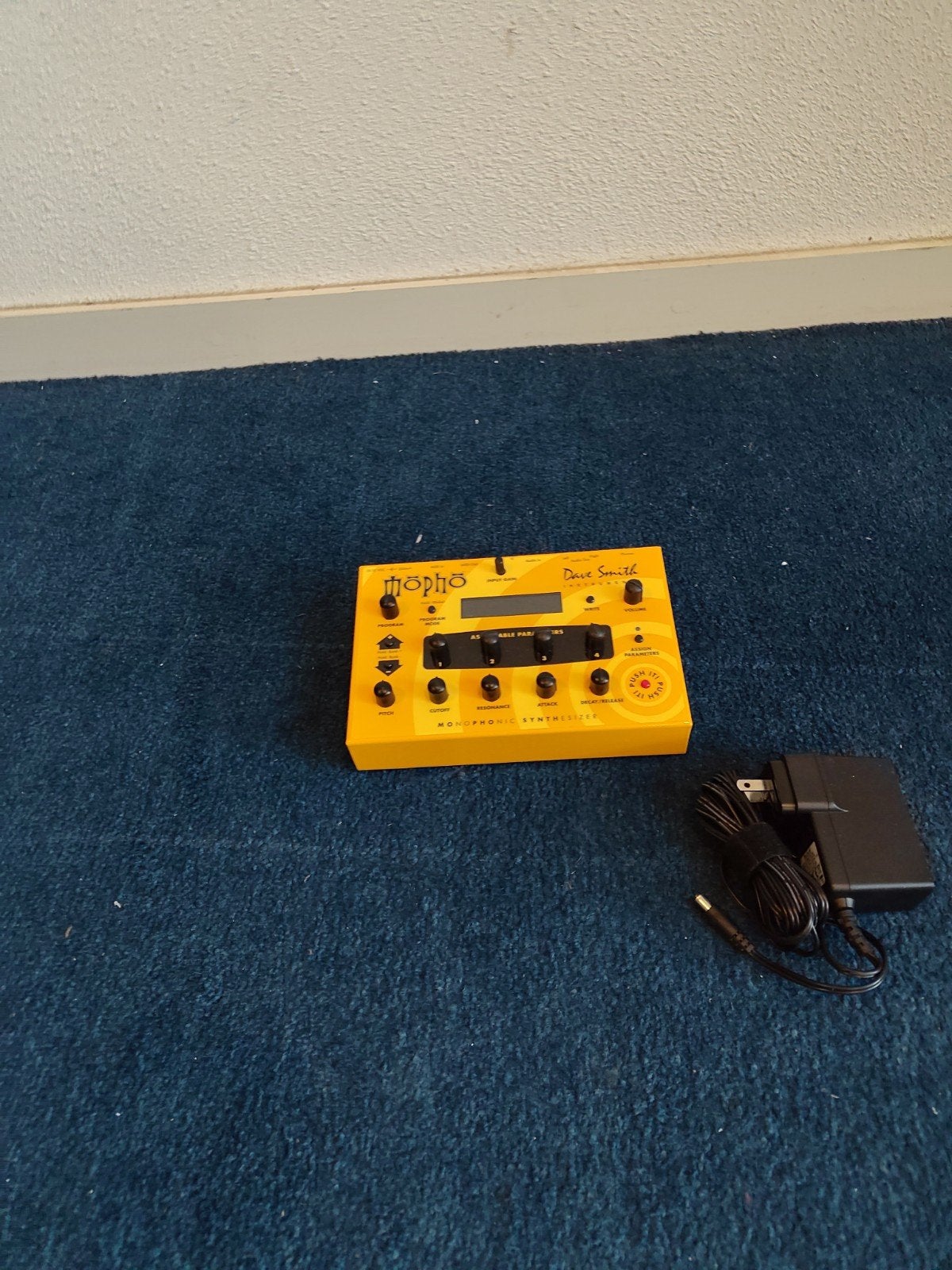 Dave Smith Instruments Mopho Keyboard Analoge Synthesizer, Muziek en Instrumenten, Gebruikt, Overige aantallen, Met midi-aansluiting