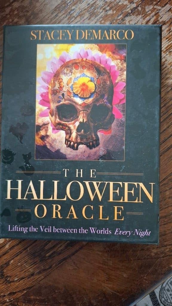 The Halloween Oracle, Ophalen of Verzenden, Nieuw, Overige onderwerpen, Achtergrond en Informatie