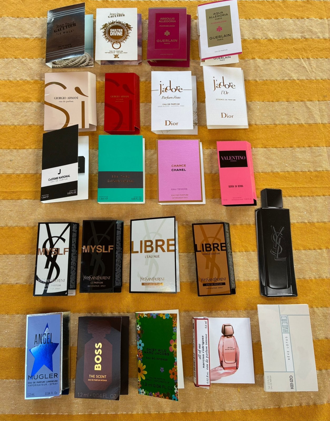 Heel veel samples parfum, huidverzorging, lichaamsverzorging, Ophalen of Verzenden, Nieuw, Overige typen