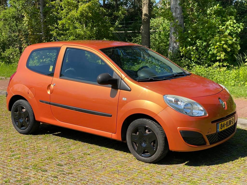 Renault Twingo Authentique 1.2 16v 2008 oranje, Auto's, Renault, Voorwielaandrijving, Twingo, 31 €/maand, Origineel Nederlands