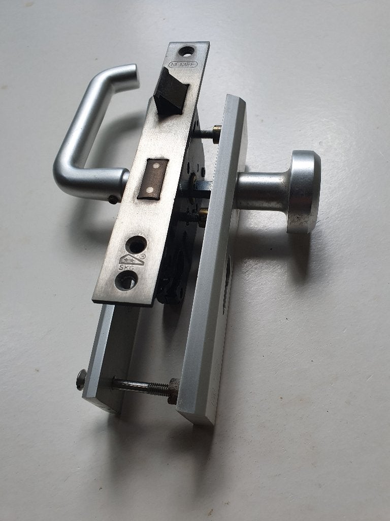 Nemef Veiligheidslot met beslag en sluitkom SKG ** 55 mm, Ophalen of Verzenden, Zo goed als nieuw, Overige materialen, Slot