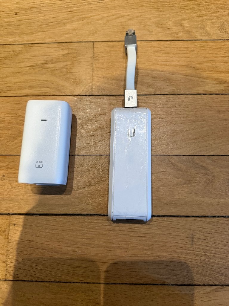 Unifi Cloudkey GEN1 met Power Injector, Computers en Software, Netwerk switches, Ophalen of Verzenden, Zo goed als nieuw