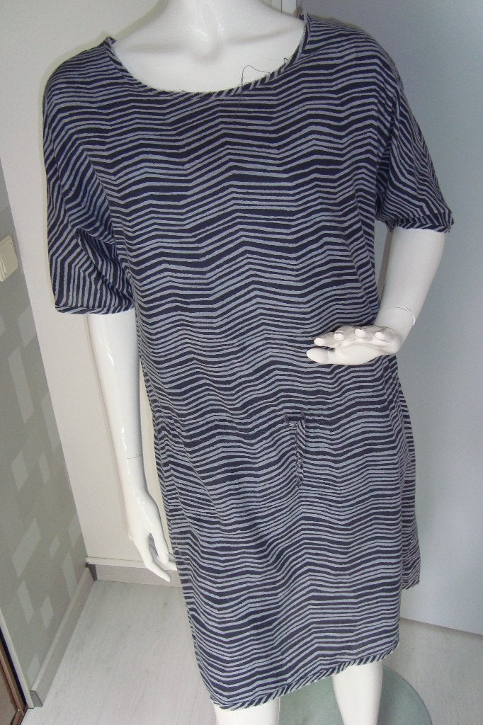 MOSCOW BLAUW/WIT KATOENEN JURK MAAT M, Maat 38/40 (M), Boven de knie, Verzenden, Blauw