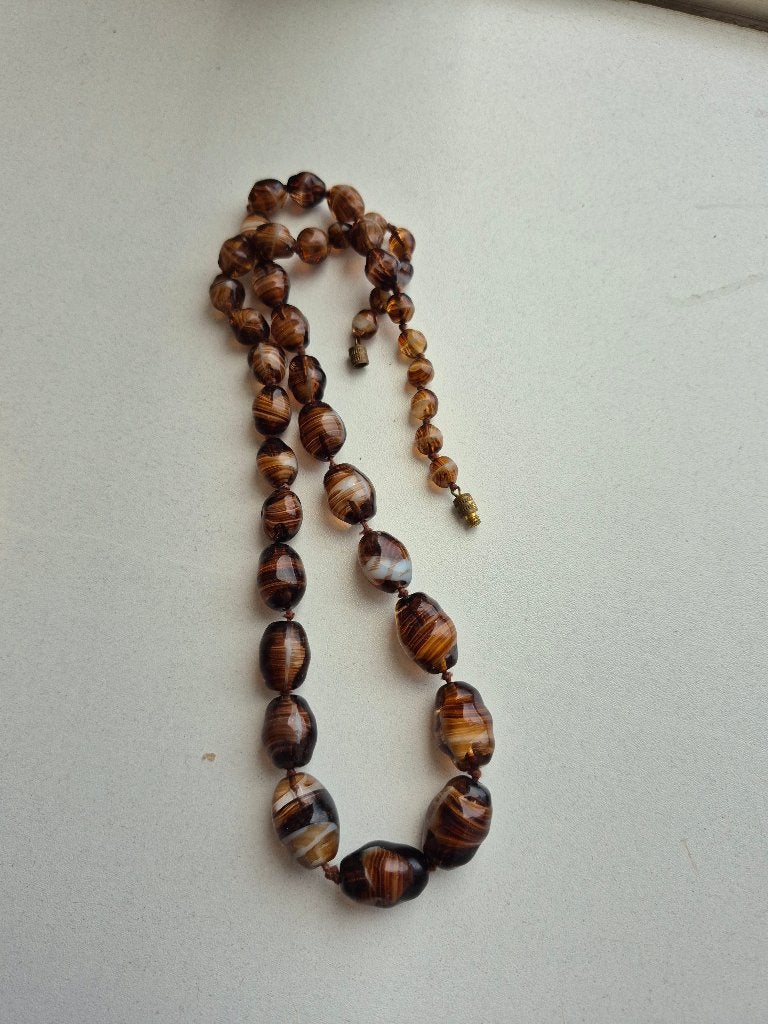 handgeknoopt vintage ketting geperst gestreept glas, Sieraden, Tassen en Uiterlijk, Ophalen of Verzenden, Overige materialen, Ketting