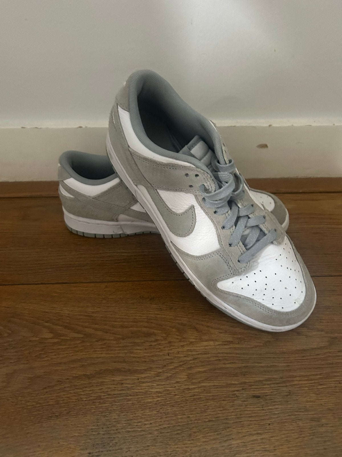 Nike Dunk Low SE “White / Light Pumice”, Ophalen of Verzenden, Zo goed als nieuw, Overige kleuren, Sneakers of Gympen