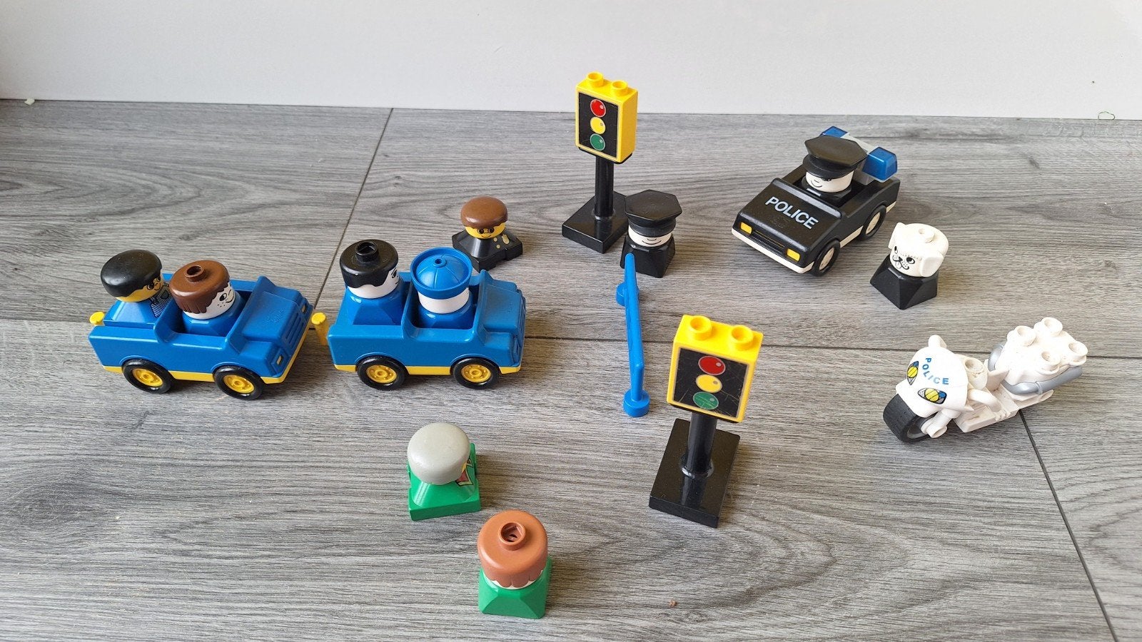 Duplo voertuigen, politie en verkeerslichten set, Ophalen of Verzenden, Gebruikt, Overige merken