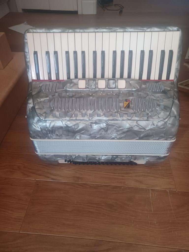 Mooie Galanti Accordeon - Zo goed als nieuw, Muziek en Instrumenten, Overige merken, Met riemen, Overige formaten, Zo goed als nieuw