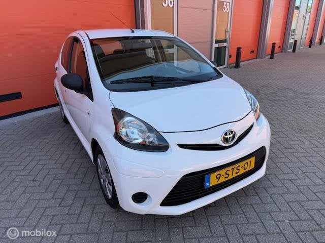 Foto 6 van Toyota Aygo 1.0 VVT-i Now 5 DRS APK 03-2027 KM NAP