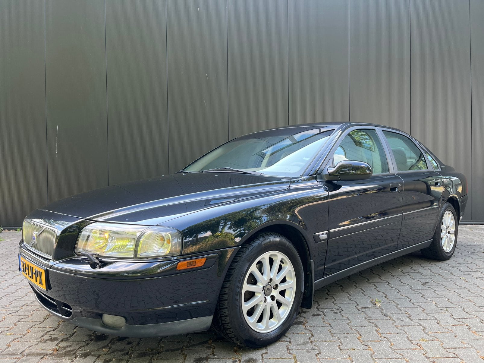 Volvo S80 2.4 170PK A/T. Trekhaak. Netjes & goed onderhouden, 1800 kg, Beige, Zwart, Bedrijf