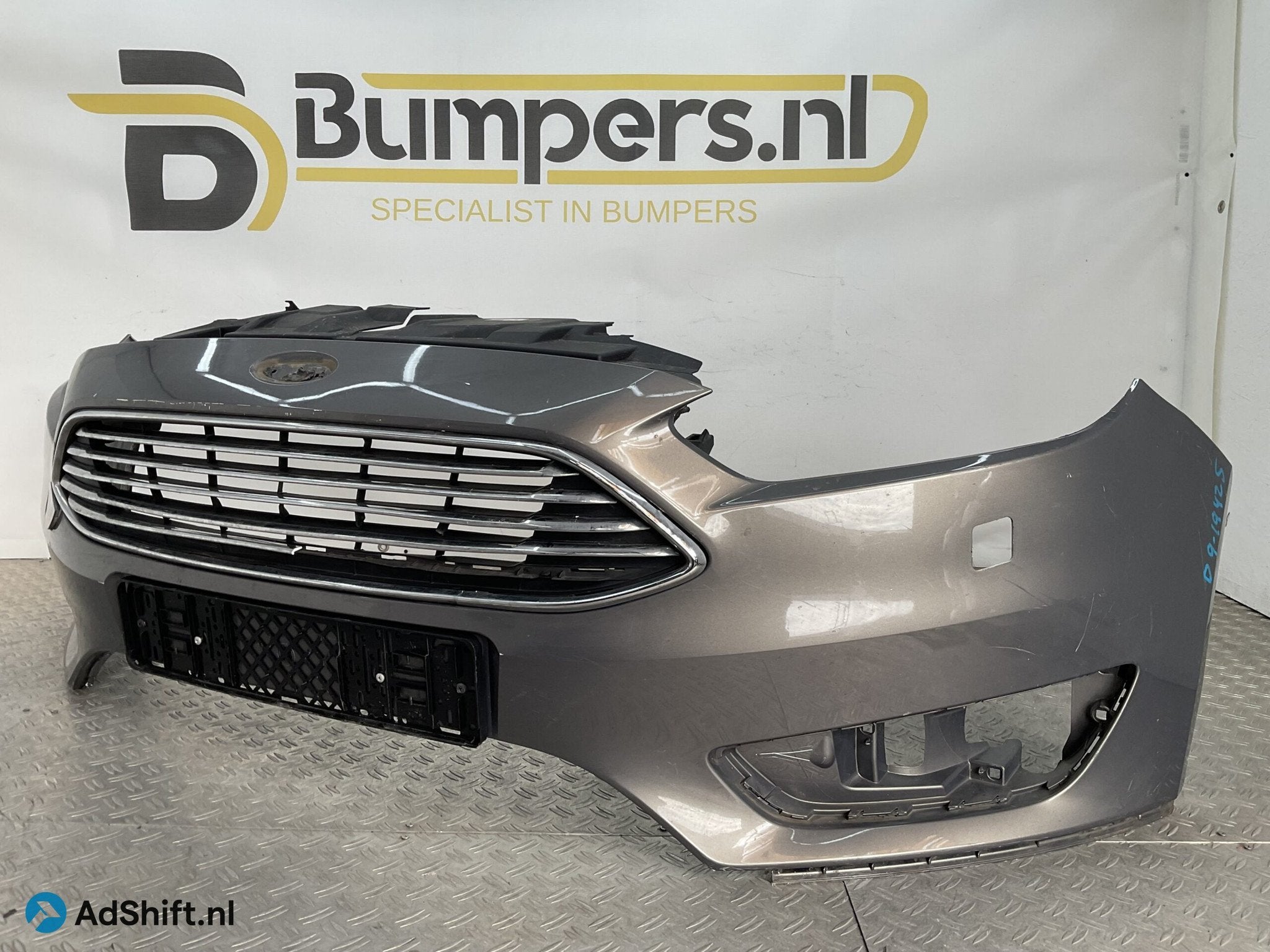 Bumper Ford Focus MK3 Facelift 14-18 F1EB-17757-A Voorbumper, Bumper