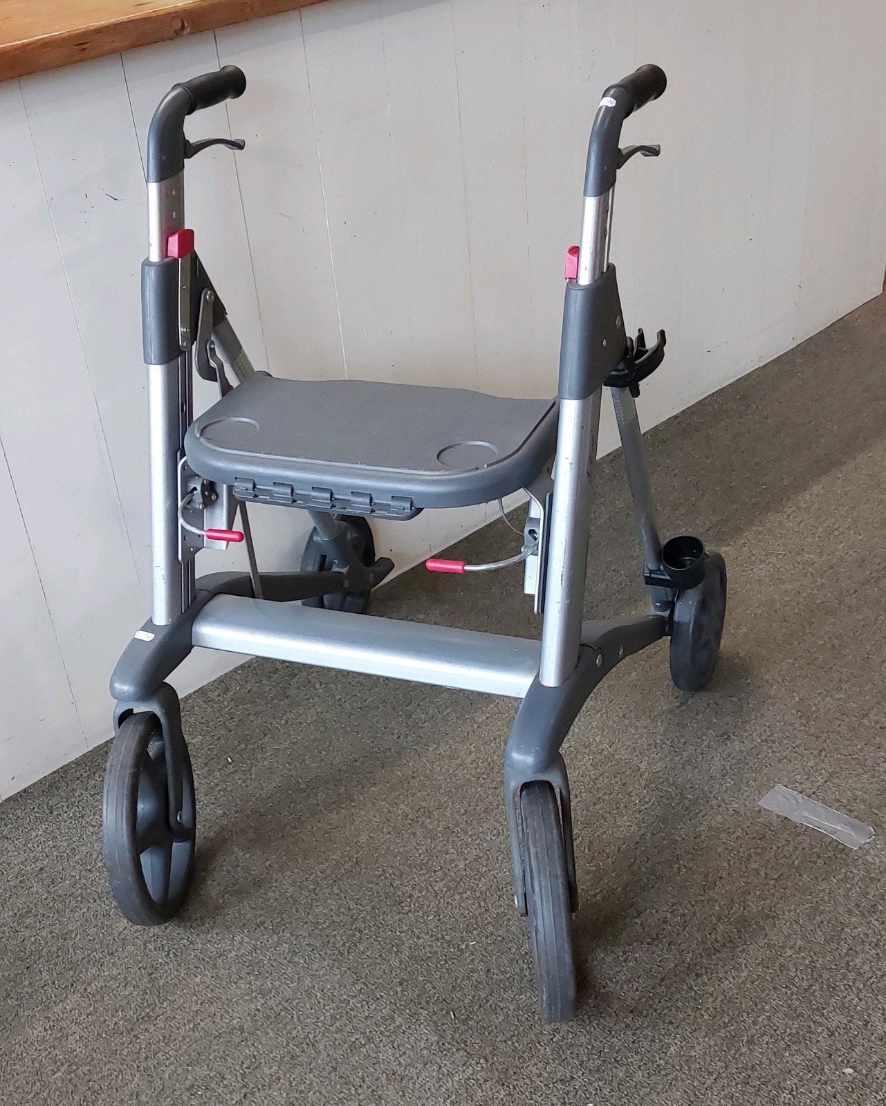Rollator, Active, zit functie, lichtgewicht, remt goed, Diversen, Rollators, Ophalen, Lichtgewicht