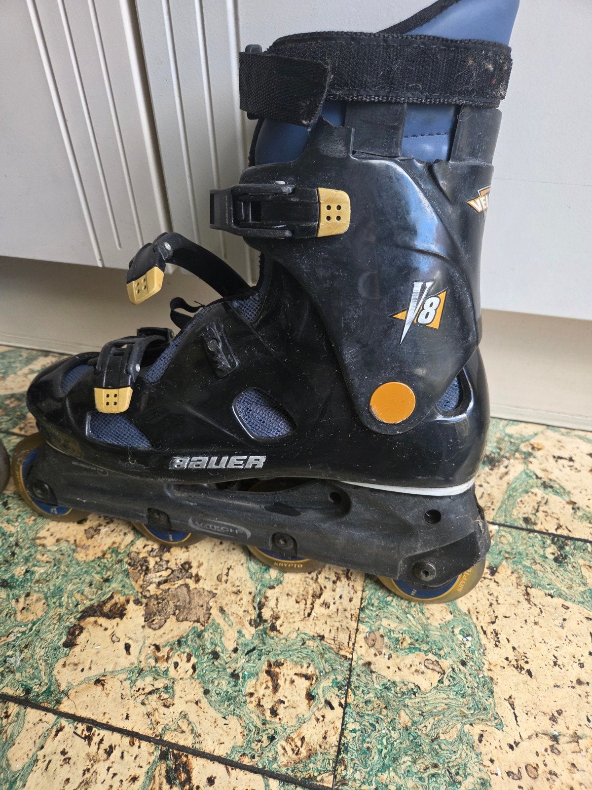 Bauer V8 V-Tech inline skates maat 43, Sport en Fitness, Schaatsen, Ophalen of Verzenden, Gebruikt, Overige typen, Bauer
