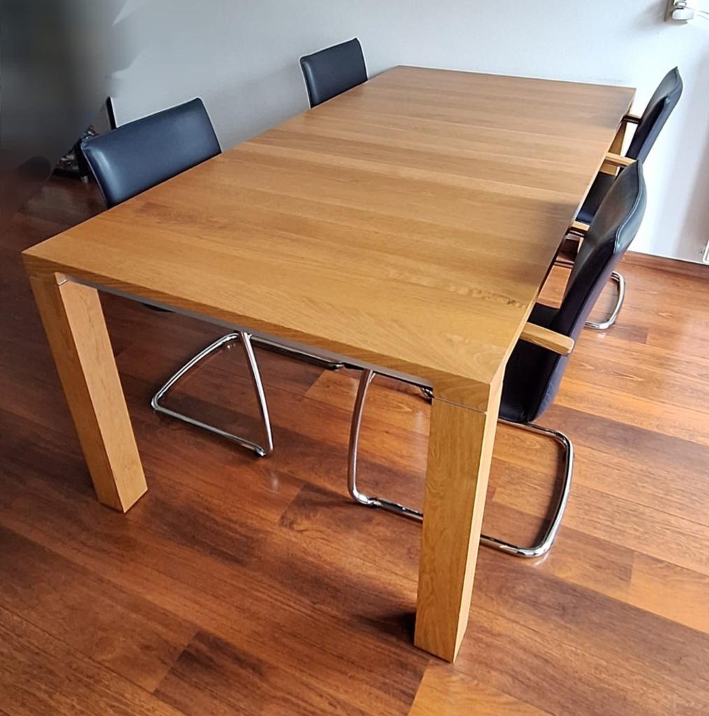 Leolux eettafel met 4 Leolux stoelen - Eikenhout en leer, Huis en Inrichting, Tafels | Eettafels, Ophalen, 50 tot 100 cm, Zo goed als nieuw