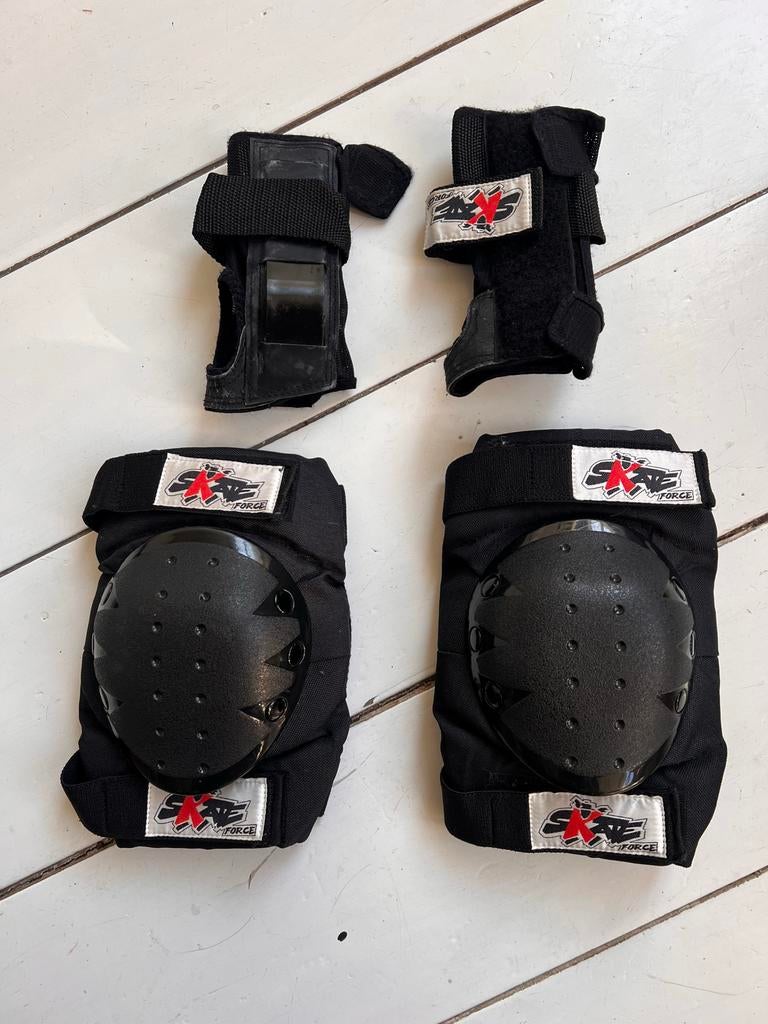 Skate force knie/pols beschermers, Sport en Fitness, Skeelers, Ophalen of Verzenden, Zo goed als nieuw, Bescherming