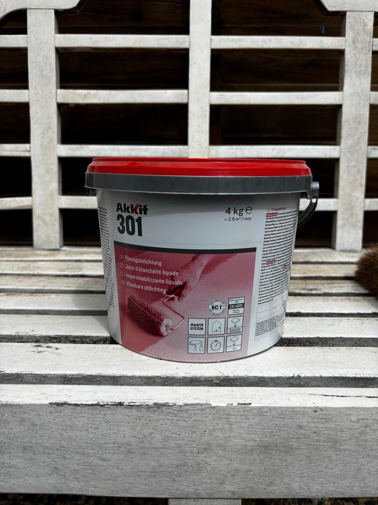 Akkit 301 Vloeibare Afdichting Badkamer Hoeken 4 KG, Ophalen, Nieuw