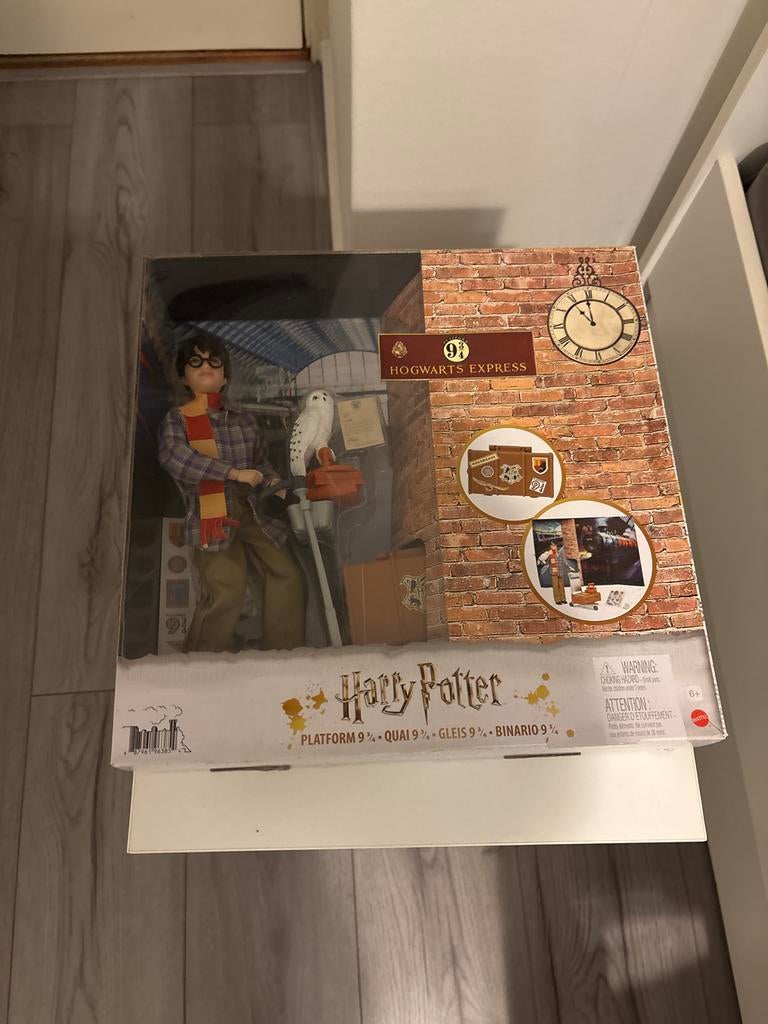 Harry Potter Platform 9 3/4 Hogwarts Express - Nieuw!, Ophalen of Verzenden, Nieuw, Actiefiguurtje