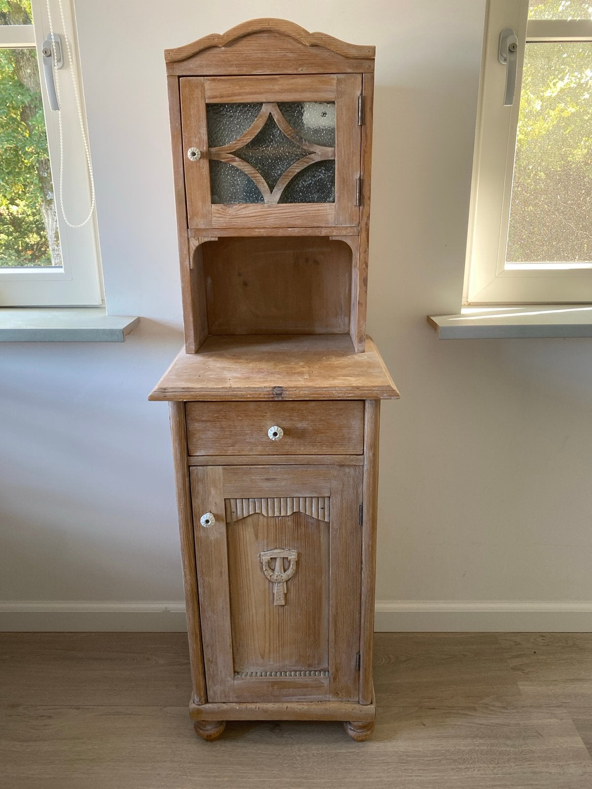 Antieke houten nachtkastje met glas in lood, Ophalen of Verzenden