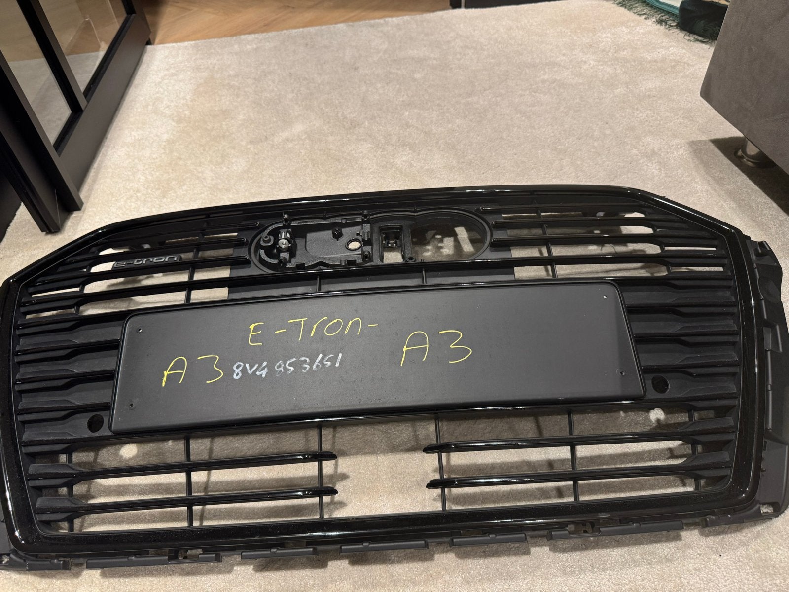 Audi A3 E-tron 8V Grille gewrapt klaar voor montage!, Gebruikt, Voor, Bumper, Audi