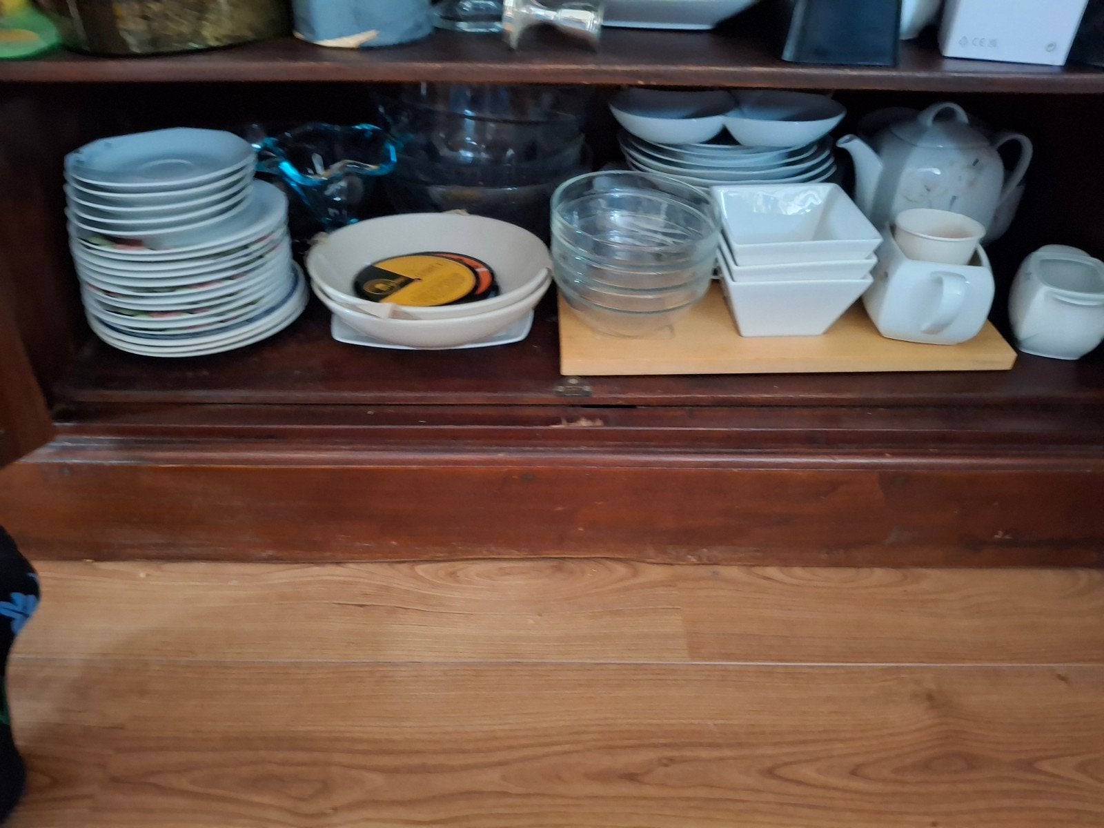 Foto 6 van dressoir met veel opbergruimte