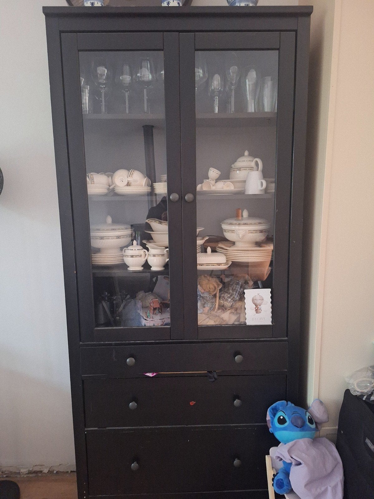 IKEA Hemnes vitrinekast met 3 lades, Huis en Inrichting, Ophalen, Gebruikt, 50 tot 100 cm, 150 tot 200 cm