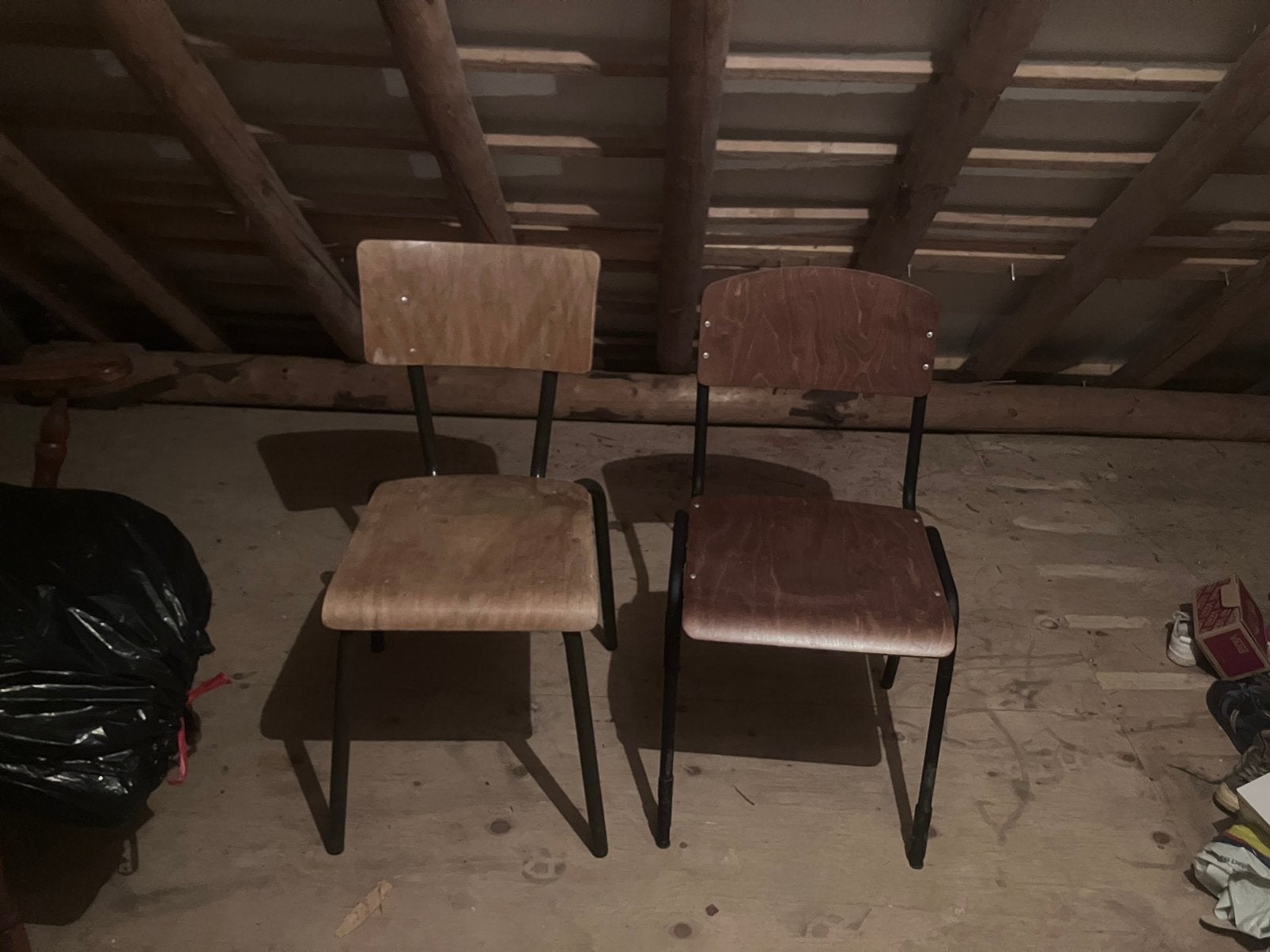 School stoelen 2 stuks, Ophalen, 60 tot 90 cm, Zo goed als nieuw, Hout