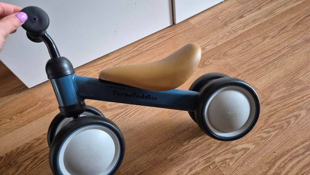 Klein blauw dreumes/peuterfietsje - binnen gebruikt, Ophalen, Zo goed als nieuw, Loopfiets