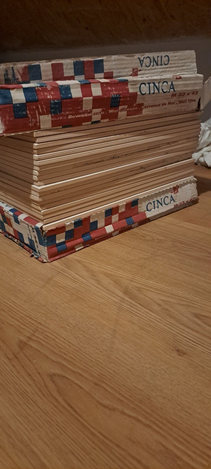 31 stuks wandtegel 33x45cm - 4,5m2 wand of mozaïek, Ophalen, 40 tot 60 cm, Wandtegels, Zo goed als nieuw