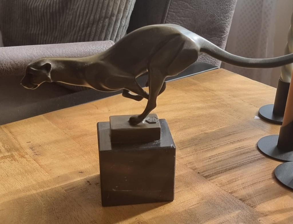 Prachtige bronzen rennende poema / luipaard., Ophalen, Brons