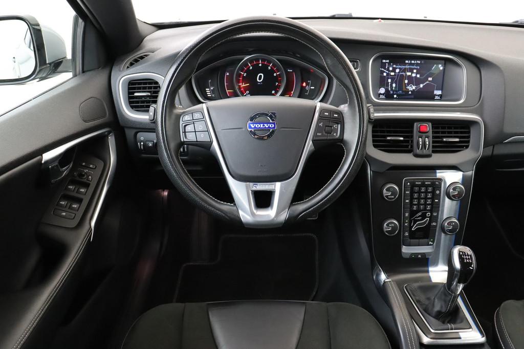 Volvo V40 T2 (H) R-DESIGN -CRUISE|PDC|NAVI|ECC|REGENSENSOR|H, Auto's, Volvo, Voorwielaandrijving, Gebruikt, 4 cilinders, Origineel Nederlands