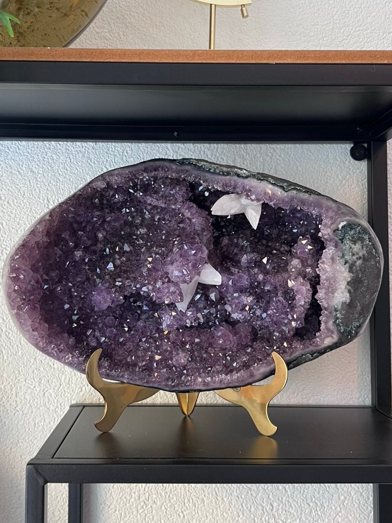 Prachtige amethist geode-cluster met calciet Brazilië 4,5KG, Ophalen, Mineraal