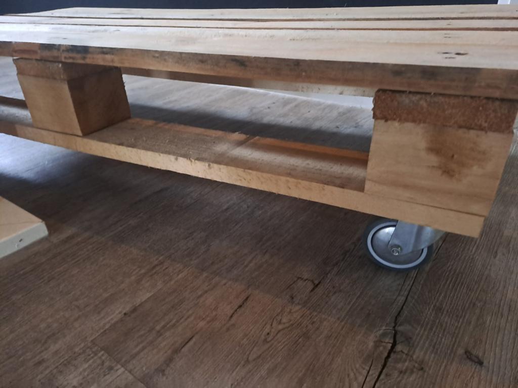 Pallet salontafel op wielen - uniek en robuust, Ophalen of Verzenden