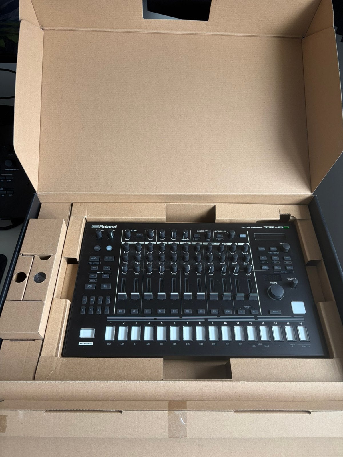 Roland TR8s, 1ste eigenaar pas 3 maanden oud, Muziek en Instrumenten, Drumcomputers, Ophalen of Verzenden, Zo goed als nieuw, Roland