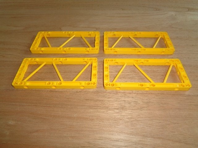 Partij J639=4x Nieuwe Lego technic onderdelen
