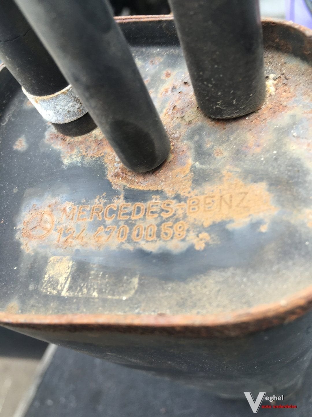 Mercedes W126 560 SEL 1987   Koolstoffilter 124 470 0059, Gebruikt, -, -, Ophalen of Verzenden