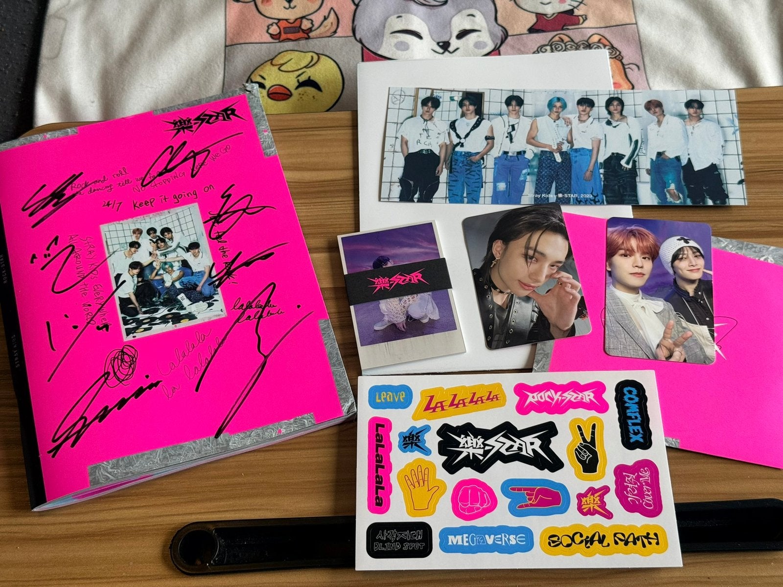 Stray Kids SIGNED en complete Rockstar album, Verzamelen, Ophalen of Verzenden, Zo goed als nieuw, Cd of Plaat, Gesigneerd