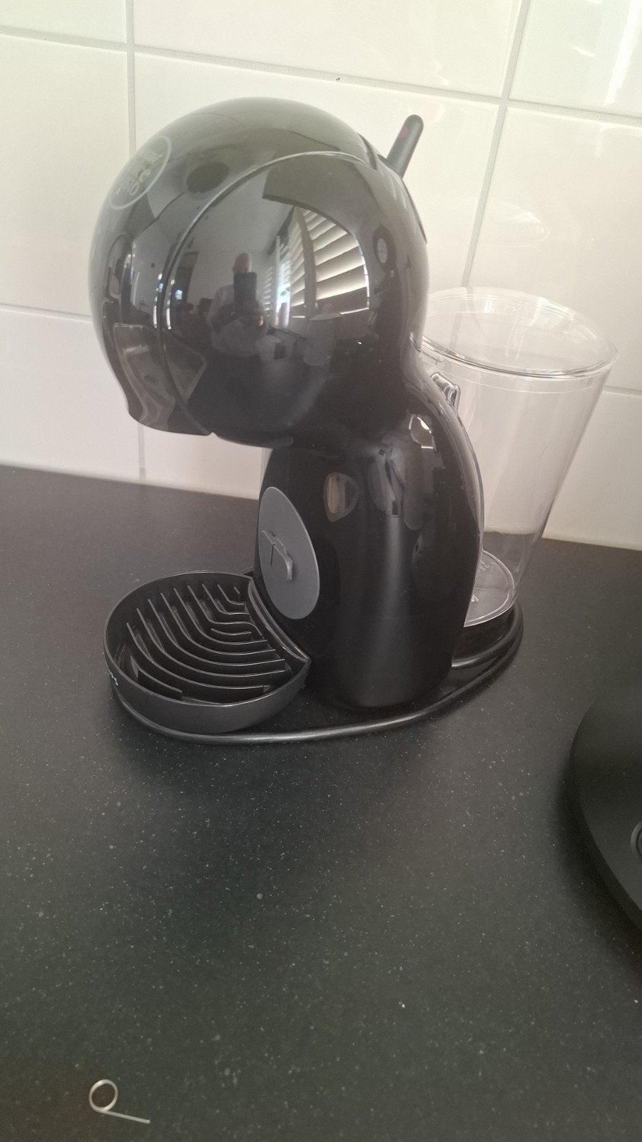 Nescafé Dolce Gusto, Ophalen, Koffiepads en cups, 2 tot 4 kopjes, Koffiemachine